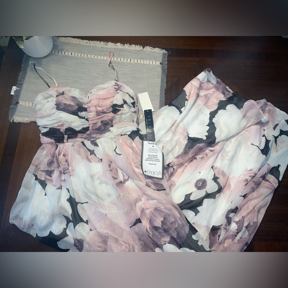 New size 5 junior maxi dress